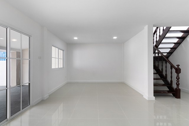 ประกาศฟรี! ซื้อ-ขาย-เช่า คอนโด บ้าน ทาวน์โฮม ที่ดิน และพื้นที่เชิงพาณิชย์ทั่วประเทศไทย ทุกทำเล ทุกงบประมาณ ไม่มีค่าใช้จ่าย ลงง่าย ขายไว เข้าถึงผู้ซื้อโดยตรง 5 318578pic4.jpg