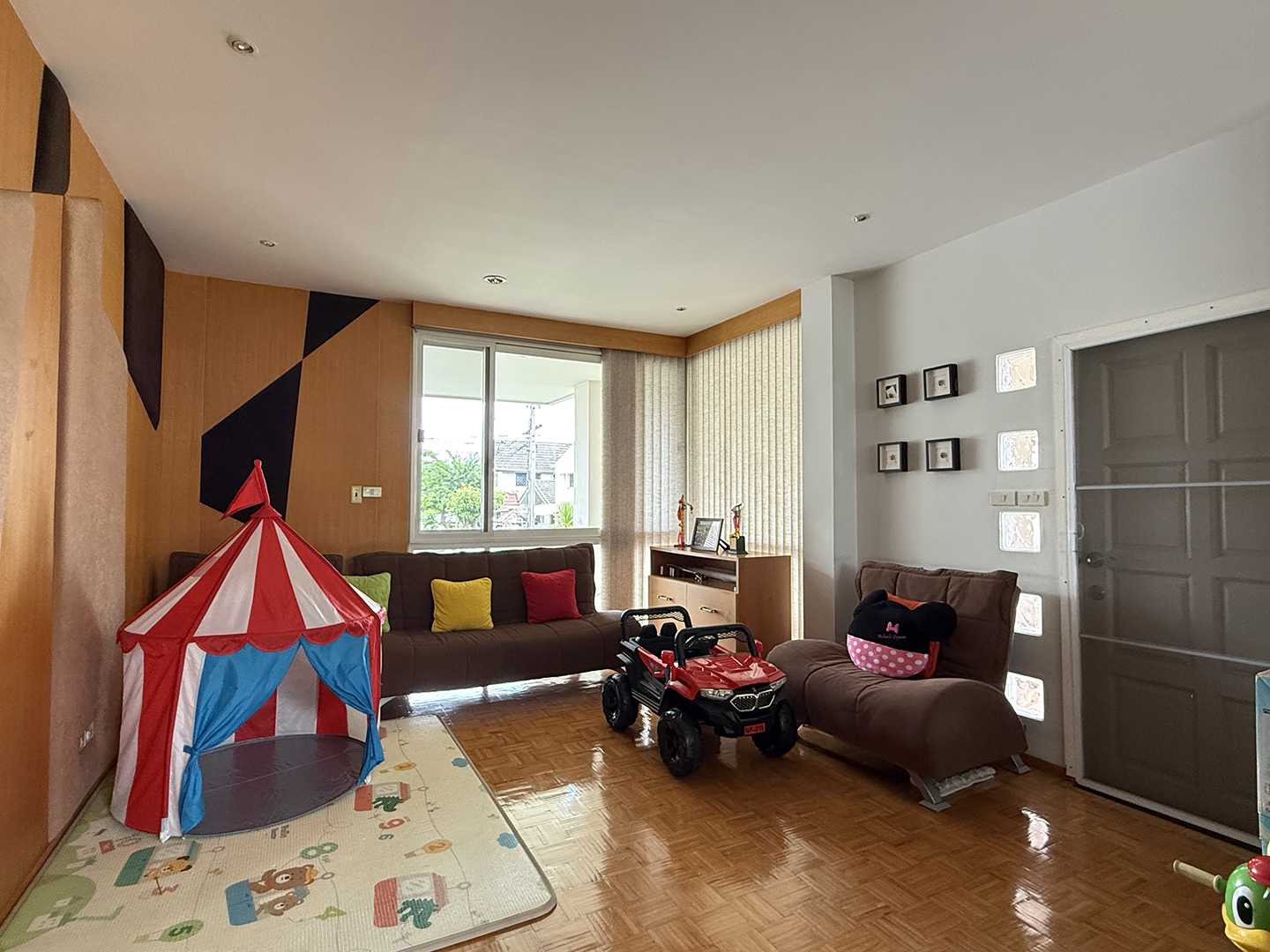 ประกาศฟรี! ซื้อ-ขาย-เช่า คอนโด บ้าน ทาวน์โฮม ที่ดิน และพื้นที่เชิงพาณิชย์ทั่วประเทศไทย ทุกทำเล ทุกงบประมาณ ไม่มีค่าใช้จ่าย ลงง่าย ขายไว เข้าถึงผู้ซื้อโดยตรง 3 318592pic2.jpg