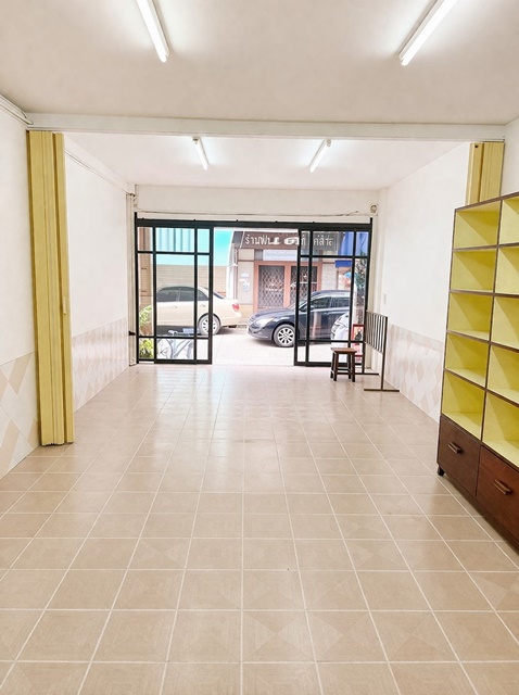 ประกาศฟรี! ซื้อ-ขาย-เช่า คอนโด บ้าน ทาวน์โฮม ที่ดิน และพื้นที่เชิงพาณิชย์ทั่วประเทศไทย ทุกทำเล ทุกงบประมาณ ไม่มีค่าใช้จ่าย ลงง่าย ขายไว เข้าถึงผู้ซื้อโดยตรง 3 261275pic2.jpg