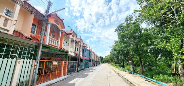 ประกาศฟรี! ซื้อ-ขาย-เช่า คอนโด บ้าน ทาวน์โฮม ที่ดิน และพื้นที่เชิงพาณิชย์ทั่วประเทศไทย ทุกทำเล ทุกงบประมาณ ไม่มีค่าใช้จ่าย ลงง่าย ขายไว เข้าถึงผู้ซื้อโดยตรง 3 178665pic2.jpg