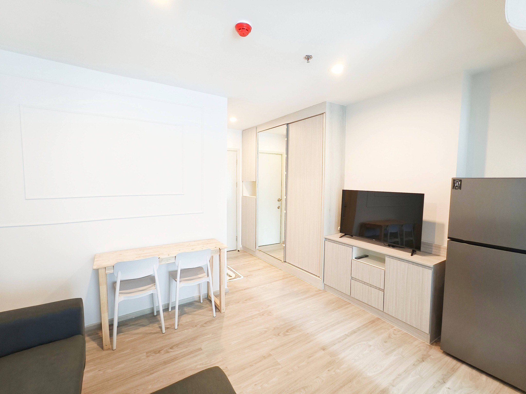 ประกาศฟรี! ซื้อ-ขาย-เช่า คอนโด บ้าน ทาวน์โฮม ที่ดิน และพื้นที่เชิงพาณิชย์ทั่วประเทศไทย ทุกทำเล ทุกงบประมาณ ไม่มีค่าใช้จ่าย ลงง่าย ขายไว เข้าถึงผู้ซื้อโดยตรง 4 520959pic3.jpg