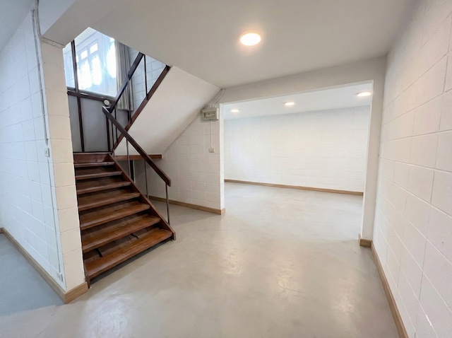 ประกาศฟรี! ซื้อ-ขาย-เช่า คอนโด บ้าน ทาวน์โฮม ที่ดิน และพื้นที่เชิงพาณิชย์ทั่วประเทศไทย ทุกทำเล ทุกงบประมาณ ไม่มีค่าใช้จ่าย ลงง่าย ขายไว เข้าถึงผู้ซื้อโดยตรง 5 518442pic4.jpg