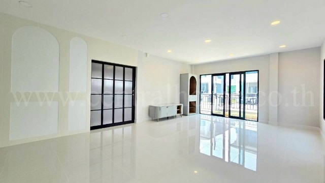 ประกาศฟรี! ซื้อ-ขาย-เช่า คอนโด บ้าน ทาวน์โฮม ที่ดิน และพื้นที่เชิงพาณิชย์ทั่วประเทศไทย ทุกทำเล ทุกงบประมาณ ไม่มีค่าใช้จ่าย ลงง่าย ขายไว เข้าถึงผู้ซื้อโดยตรง 4 262024pic3.jpg