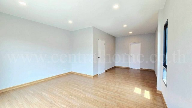 ประกาศฟรี! ซื้อ-ขาย-เช่า คอนโด บ้าน ทาวน์โฮม ที่ดิน และพื้นที่เชิงพาณิชย์ทั่วประเทศไทย ทุกทำเล ทุกงบประมาณ ไม่มีค่าใช้จ่าย ลงง่าย ขายไว เข้าถึงผู้ซื้อโดยตรง 5 262024pic4.jpg