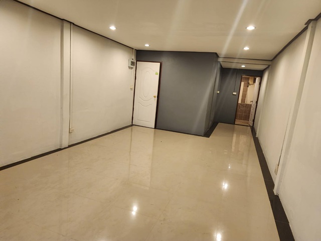 ประกาศฟรี! ซื้อ-ขาย-เช่า คอนโด บ้าน ทาวน์โฮม ที่ดิน และพื้นที่เชิงพาณิชย์ทั่วประเทศไทย ทุกทำเล ทุกงบประมาณ ไม่มีค่าใช้จ่าย ลงง่าย ขายไว เข้าถึงผู้ซื้อโดยตรง 3 318621pic2.jpg