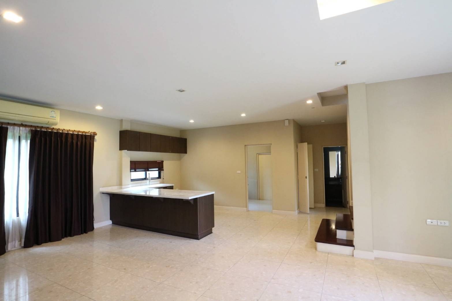 ประกาศฟรี! ซื้อ-ขาย-เช่า คอนโด บ้าน ทาวน์โฮม ที่ดิน และพื้นที่เชิงพาณิชย์ทั่วประเทศไทย ทุกทำเล ทุกงบประมาณ ไม่มีค่าใช้จ่าย ลงง่าย ขายไว เข้าถึงผู้ซื้อโดยตรง 4 309358pic3.jpg