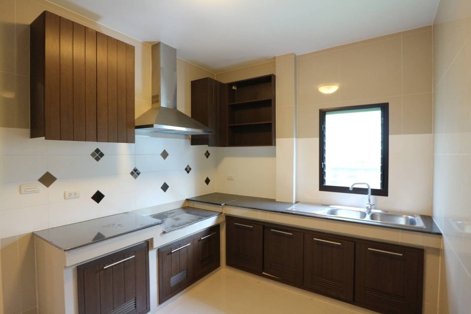 ประกาศฟรี! ซื้อ-ขาย-เช่า คอนโด บ้าน ทาวน์โฮม ที่ดิน และพื้นที่เชิงพาณิชย์ทั่วประเทศไทย ทุกทำเล ทุกงบประมาณ ไม่มีค่าใช้จ่าย ลงง่าย ขายไว เข้าถึงผู้ซื้อโดยตรง 5 309358pic4.jpg