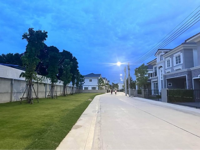 ประกาศฟรี! ซื้อ-ขาย-เช่า คอนโด บ้าน ทาวน์โฮม ที่ดิน และพื้นที่เชิงพาณิชย์ทั่วประเทศไทย ทุกทำเล ทุกงบประมาณ ไม่มีค่าใช้จ่าย ลงง่าย ขายไว เข้าถึงผู้ซื้อโดยตรง 2 318717pic1.jpg