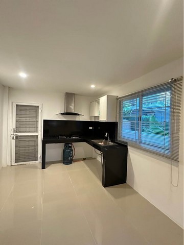 ประกาศฟรี! ซื้อ-ขาย-เช่า คอนโด บ้าน ทาวน์โฮม ที่ดิน และพื้นที่เชิงพาณิชย์ทั่วประเทศไทย ทุกทำเล ทุกงบประมาณ ไม่มีค่าใช้จ่าย ลงง่าย ขายไว เข้าถึงผู้ซื้อโดยตรง 4 521686pic3.jpg