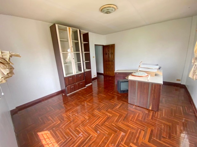 ประกาศฟรี! ซื้อ-ขาย-เช่า คอนโด บ้าน ทาวน์โฮม ที่ดิน และพื้นที่เชิงพาณิชย์ทั่วประเทศไทย ทุกทำเล ทุกงบประมาณ ไม่มีค่าใช้จ่าย ลงง่าย ขายไว เข้าถึงผู้ซื้อโดยตรง 3 318741pic2.jpg