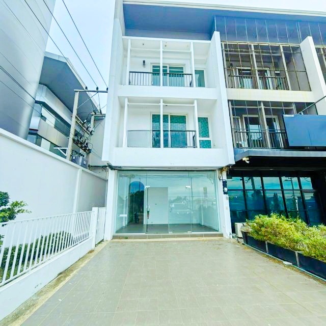 ประกาศฟรี! ซื้อ-ขาย-เช่า คอนโด บ้าน ทาวน์โฮม ที่ดิน และพื้นที่เชิงพาณิชย์ทั่วประเทศไทย ทุกทำเล ทุกงบประมาณ ไม่มีค่าใช้จ่าย ลงง่าย ขายไว เข้าถึงผู้ซื้อโดยตรง 2 318724pic1.jpg