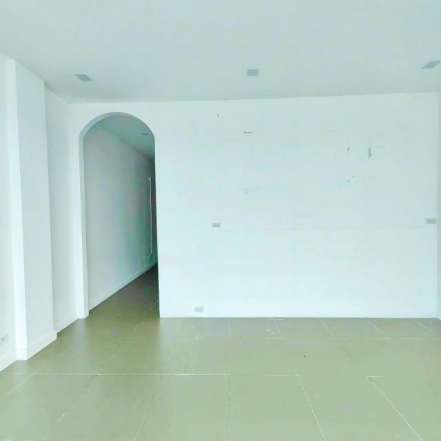 ประกาศฟรี! ซื้อ-ขาย-เช่า คอนโด บ้าน ทาวน์โฮม ที่ดิน และพื้นที่เชิงพาณิชย์ทั่วประเทศไทย ทุกทำเล ทุกงบประมาณ ไม่มีค่าใช้จ่าย ลงง่าย ขายไว เข้าถึงผู้ซื้อโดยตรง 4 318724pic3.jpg