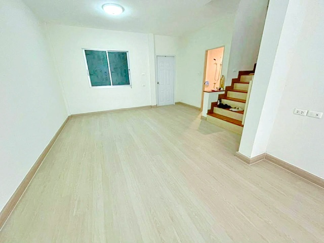 ประกาศฟรี! ซื้อ-ขาย-เช่า คอนโด บ้าน ทาวน์โฮม ที่ดิน และพื้นที่เชิงพาณิชย์ทั่วประเทศไทย ทุกทำเล ทุกงบประมาณ ไม่มีค่าใช้จ่าย ลงง่าย ขายไว เข้าถึงผู้ซื้อโดยตรง 3 262260pic2.jpg