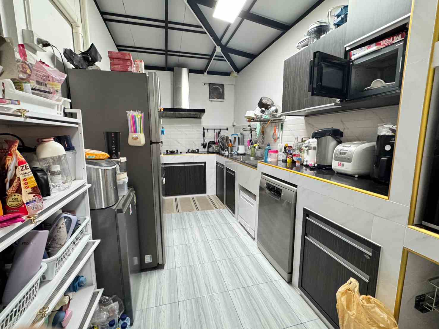 ประกาศฟรี! ซื้อ-ขาย-เช่า คอนโด บ้าน ทาวน์โฮม ที่ดิน และพื้นที่เชิงพาณิชย์ทั่วประเทศไทย ทุกทำเล ทุกงบประมาณ ไม่มีค่าใช้จ่าย ลงง่าย ขายไว เข้าถึงผู้ซื้อโดยตรง 3 318789pic2.jpg