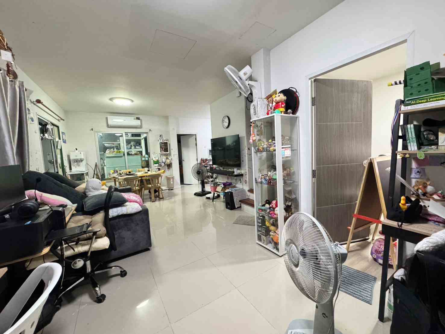 ประกาศฟรี! ซื้อ-ขาย-เช่า คอนโด บ้าน ทาวน์โฮม ที่ดิน และพื้นที่เชิงพาณิชย์ทั่วประเทศไทย ทุกทำเล ทุกงบประมาณ ไม่มีค่าใช้จ่าย ลงง่าย ขายไว เข้าถึงผู้ซื้อโดยตรง 5 318789pic4.jpg