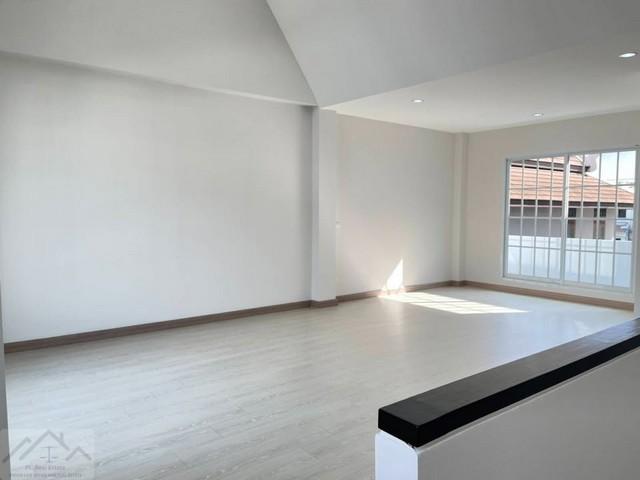 ประกาศฟรี! ซื้อ-ขาย-เช่า คอนโด บ้าน ทาวน์โฮม ที่ดิน และพื้นที่เชิงพาณิชย์ทั่วประเทศไทย ทุกทำเล ทุกงบประมาณ ไม่มีค่าใช้จ่าย ลงง่าย ขายไว เข้าถึงผู้ซื้อโดยตรง 3 521657pic2.jpg