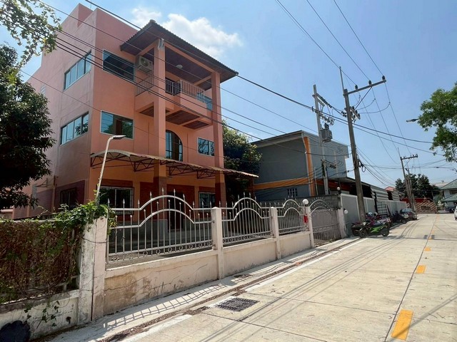 ประกาศฟรี! ซื้อ-ขาย-เช่า คอนโด บ้าน ทาวน์โฮม ที่ดิน และพื้นที่เชิงพาณิชย์ทั่วประเทศไทย ทุกทำเล ทุกงบประมาณ ไม่มีค่าใช้จ่าย ลงง่าย ขายไว เข้าถึงผู้ซื้อโดยตรง 2 262785pic1.jpg