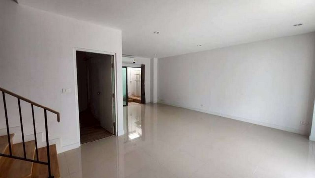 ประกาศฟรี! ซื้อ-ขาย-เช่า คอนโด บ้าน ทาวน์โฮม ที่ดิน และพื้นที่เชิงพาณิชย์ทั่วประเทศไทย ทุกทำเล ทุกงบประมาณ ไม่มีค่าใช้จ่าย ลงง่าย ขายไว เข้าถึงผู้ซื้อโดยตรง 3 262695pic2.jpg