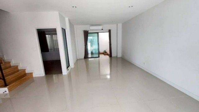 ประกาศฟรี! ซื้อ-ขาย-เช่า คอนโด บ้าน ทาวน์โฮม ที่ดิน และพื้นที่เชิงพาณิชย์ทั่วประเทศไทย ทุกทำเล ทุกงบประมาณ ไม่มีค่าใช้จ่าย ลงง่าย ขายไว เข้าถึงผู้ซื้อโดยตรง 4 262695pic3.jpg