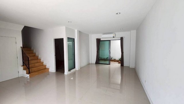 ประกาศฟรี! ซื้อ-ขาย-เช่า คอนโด บ้าน ทาวน์โฮม ที่ดิน และพื้นที่เชิงพาณิชย์ทั่วประเทศไทย ทุกทำเล ทุกงบประมาณ ไม่มีค่าใช้จ่าย ลงง่าย ขายไว เข้าถึงผู้ซื้อโดยตรง 5 262695pic4.jpg