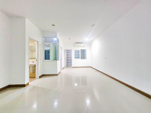 ประกาศฟรี! ซื้อ-ขาย-เช่า คอนโด บ้าน ทาวน์โฮม ที่ดิน และพื้นที่เชิงพาณิชย์ทั่วประเทศไทย ทุกทำเล ทุกงบประมาณ ไม่มีค่าใช้จ่าย ลงง่าย ขายไว เข้าถึงผู้ซื้อโดยตรง 5 262758pic4.jpg