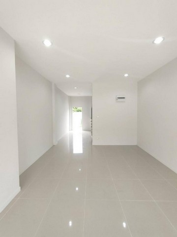 ประกาศฟรี! ซื้อ-ขาย-เช่า คอนโด บ้าน ทาวน์โฮม ที่ดิน และพื้นที่เชิงพาณิชย์ทั่วประเทศไทย ทุกทำเล ทุกงบประมาณ ไม่มีค่าใช้จ่าย ลงง่าย ขายไว เข้าถึงผู้ซื้อโดยตรง 4 519245pic3.jpg