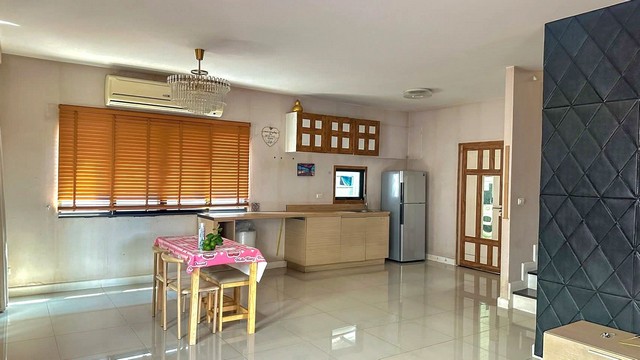 ประกาศฟรี! ซื้อ-ขาย-เช่า คอนโด บ้าน ทาวน์โฮม ที่ดิน และพื้นที่เชิงพาณิชย์ทั่วประเทศไทย ทุกทำเล ทุกงบประมาณ ไม่มีค่าใช้จ่าย ลงง่าย ขายไว เข้าถึงผู้ซื้อโดยตรง 3 316700pic2.jpg