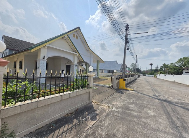 ประกาศฟรี! ซื้อ-ขาย-เช่า คอนโด บ้าน ทาวน์โฮม ที่ดิน และพื้นที่เชิงพาณิชย์ทั่วประเทศไทย ทุกทำเล ทุกงบประมาณ ไม่มีค่าใช้จ่าย ลงง่าย ขายไว เข้าถึงผู้ซื้อโดยตรง 2 318913pic1.jpg