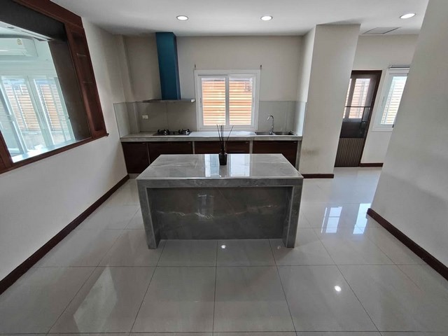 ประกาศฟรี! ซื้อ-ขาย-เช่า คอนโด บ้าน ทาวน์โฮม ที่ดิน และพื้นที่เชิงพาณิชย์ทั่วประเทศไทย ทุกทำเล ทุกงบประมาณ ไม่มีค่าใช้จ่าย ลงง่าย ขายไว เข้าถึงผู้ซื้อโดยตรง 2 522128pic1.jpg