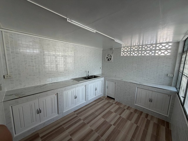 ประกาศฟรี! ซื้อ-ขาย-เช่า คอนโด บ้าน ทาวน์โฮม ที่ดิน และพื้นที่เชิงพาณิชย์ทั่วประเทศไทย ทุกทำเล ทุกงบประมาณ ไม่มีค่าใช้จ่าย ลงง่าย ขายไว เข้าถึงผู้ซื้อโดยตรง 5 522177pic4.jpg