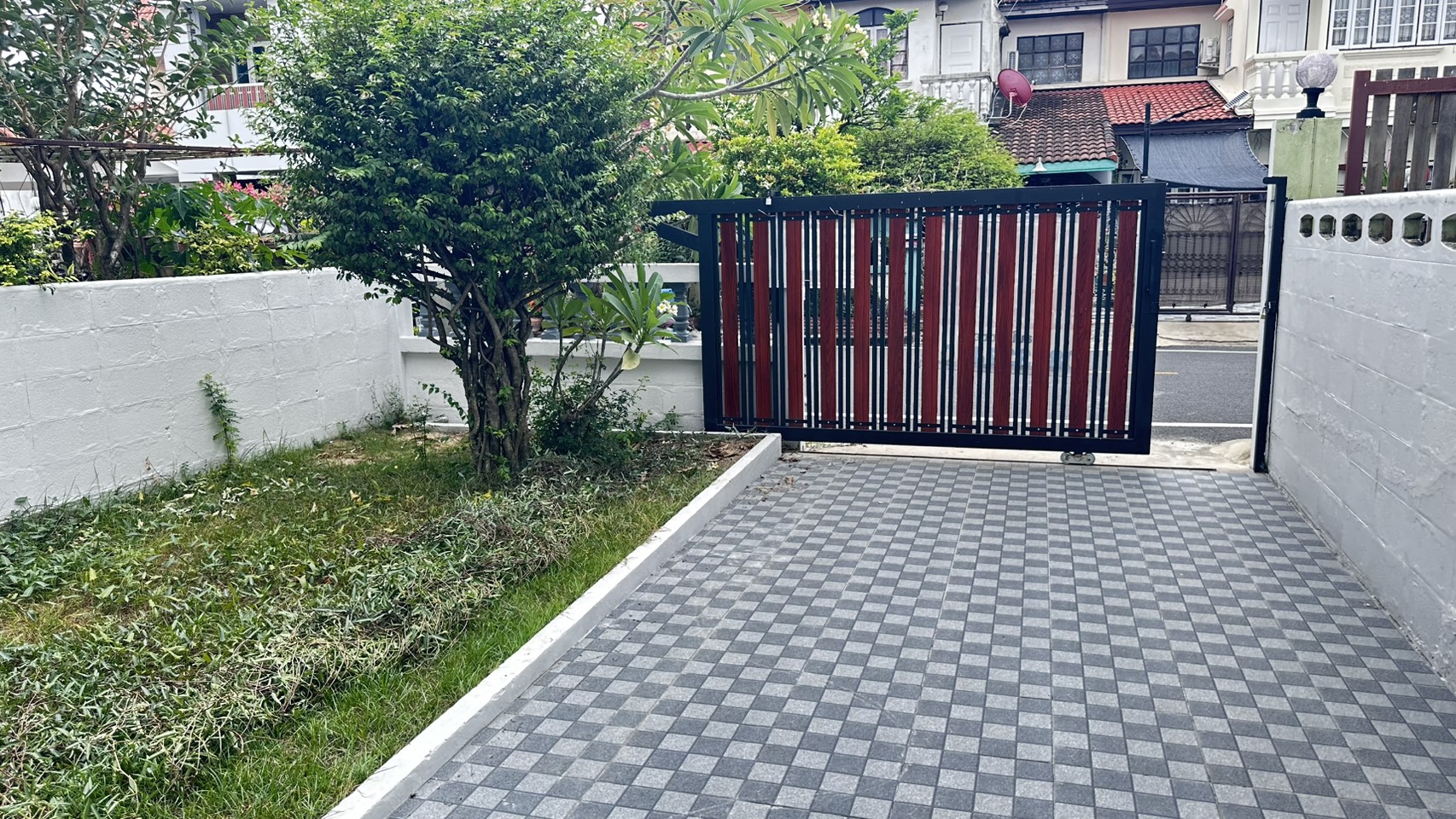 ประกาศฟรี! ซื้อ-ขาย-เช่า คอนโด บ้าน ทาวน์โฮม ที่ดิน และพื้นที่เชิงพาณิชย์ทั่วประเทศไทย ทุกทำเล ทุกงบประมาณ ไม่มีค่าใช้จ่าย ลงง่าย ขายไว เข้าถึงผู้ซื้อโดยตรง 4 319471pic3.jpg