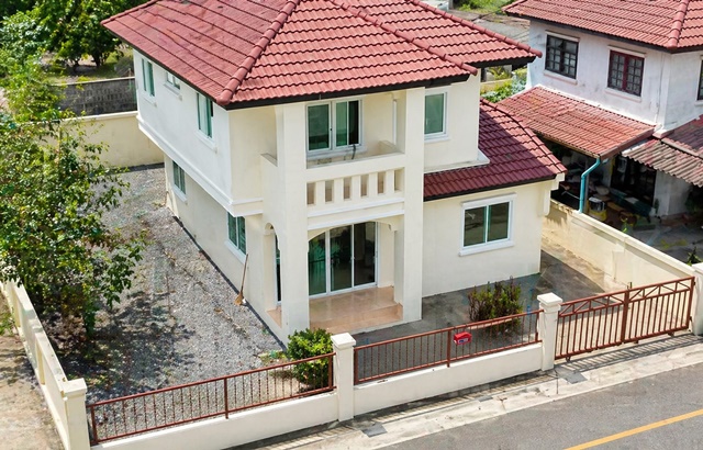 ประกาศฟรี! ซื้อ-ขาย-เช่า คอนโด บ้าน ทาวน์โฮม ที่ดิน และพื้นที่เชิงพาณิชย์ทั่วประเทศไทย ทุกทำเล ทุกงบประมาณ ไม่มีค่าใช้จ่าย ลงง่าย ขายไว เข้าถึงผู้ซื้อโดยตรง 2 319612pic1.jpg