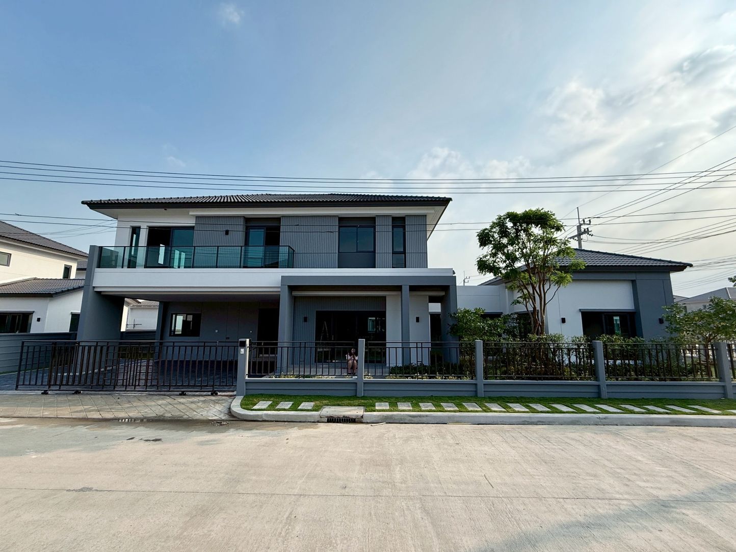 ประกาศฟรี! ซื้อ-ขาย-เช่า คอนโด บ้าน ทาวน์โฮม ที่ดิน และพื้นที่เชิงพาณิชย์ทั่วประเทศไทย ทุกทำเล ทุกงบประมาณ ไม่มีค่าใช้จ่าย ลงง่าย ขายไว เข้าถึงผู้ซื้อโดยตรง 2 319703pic1.jpg