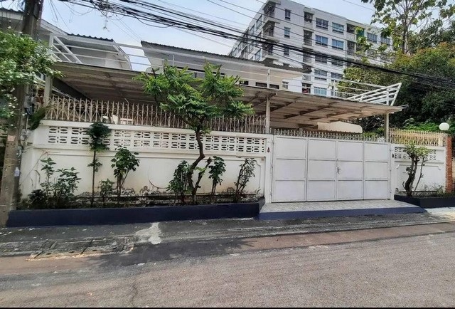 ประกาศฟรี! ซื้อ-ขาย-เช่า คอนโด บ้าน ทาวน์โฮม ที่ดิน และพื้นที่เชิงพาณิชย์ทั่วประเทศไทย ทุกทำเล ทุกงบประมาณ ไม่มีค่าใช้จ่าย ลงง่าย ขายไว เข้าถึงผู้ซื้อโดยตรง 3 523802pic2.jpg