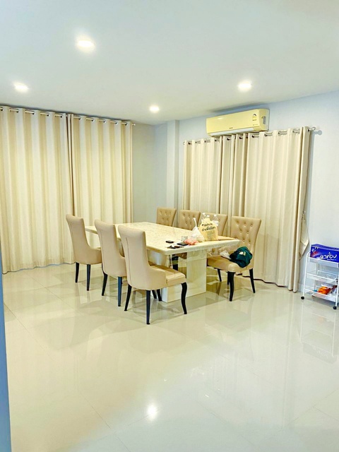 ประกาศฟรี! ซื้อ-ขาย-เช่า คอนโด บ้าน ทาวน์โฮม ที่ดิน และพื้นที่เชิงพาณิชย์ทั่วประเทศไทย ทุกทำเล ทุกงบประมาณ ไม่มีค่าใช้จ่าย ลงง่าย ขายไว เข้าถึงผู้ซื้อโดยตรง 3 269024pic2.jpg