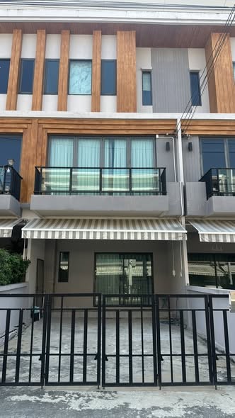 ประกาศฟรี! ซื้อ-ขาย-เช่า คอนโด บ้าน ทาวน์โฮม ที่ดิน และพื้นที่เชิงพาณิชย์ทั่วประเทศไทย ทุกทำเล ทุกงบประมาณ ไม่มีค่าใช้จ่าย ลงง่าย ขายไว เข้าถึงผู้ซื้อโดยตรง 2 321325pic1.jpg