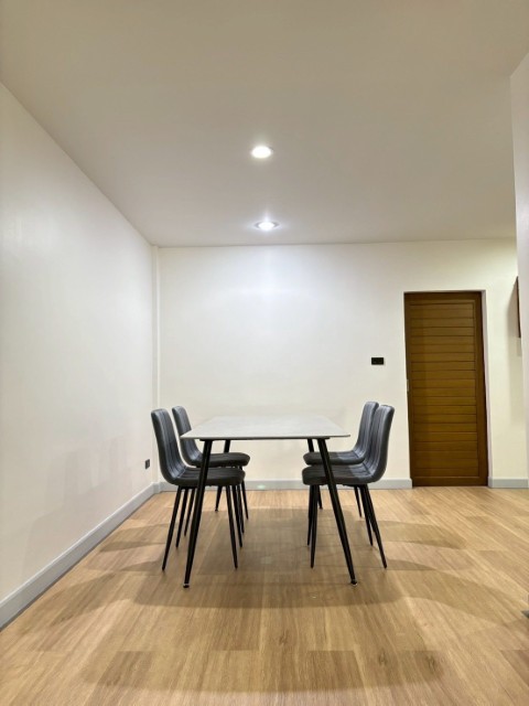ประกาศฟรี! ซื้อ-ขาย-เช่า คอนโด บ้าน ทาวน์โฮม ที่ดิน และพื้นที่เชิงพาณิชย์ทั่วประเทศไทย ทุกทำเล ทุกงบประมาณ ไม่มีค่าใช้จ่าย ลงง่าย ขายไว เข้าถึงผู้ซื้อโดยตรง 3 321412pic2.jpg