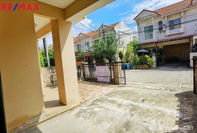 ประกาศฟรี! ซื้อ-ขาย-เช่า คอนโด บ้าน ทาวน์โฮม ที่ดิน และพื้นที่เชิงพาณิชย์ทั่วประเทศไทย ทุกทำเล ทุกงบประมาณ ไม่มีค่าใช้จ่าย ลงง่าย ขายไว เข้าถึงผู้ซื้อโดยตรง 4 166735pic3.jpg