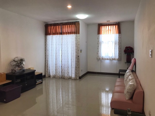 ประกาศฟรี! ซื้อ-ขาย-เช่า คอนโด บ้าน ทาวน์โฮม ที่ดิน และพื้นที่เชิงพาณิชย์ทั่วประเทศไทย ทุกทำเล ทุกงบประมาณ ไม่มีค่าใช้จ่าย ลงง่าย ขายไว เข้าถึงผู้ซื้อโดยตรง 5 17187pic4.jpg