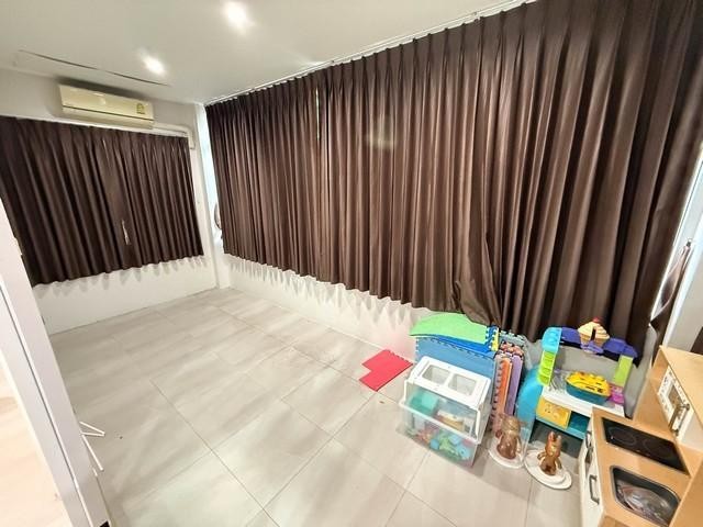 ประกาศฟรี! ซื้อ-ขาย-เช่า คอนโด บ้าน ทาวน์โฮม ที่ดิน และพื้นที่เชิงพาณิชย์ทั่วประเทศไทย ทุกทำเล ทุกงบประมาณ ไม่มีค่าใช้จ่าย ลงง่าย ขายไว เข้าถึงผู้ซื้อโดยตรง 3 529423pic2.jpg