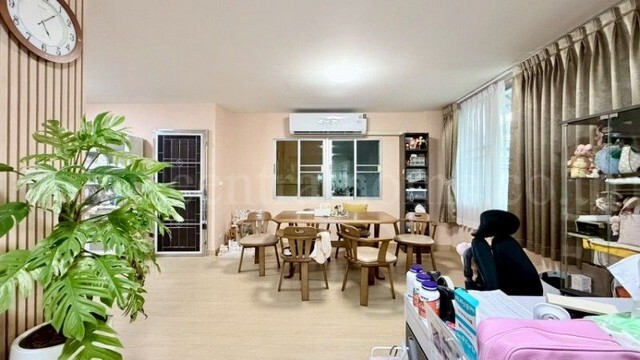 ประกาศฟรี! ซื้อ-ขาย-เช่า คอนโด บ้าน ทาวน์โฮม ที่ดิน และพื้นที่เชิงพาณิชย์ทั่วประเทศไทย ทุกทำเล ทุกงบประมาณ ไม่มีค่าใช้จ่าย ลงง่าย ขายไว เข้าถึงผู้ซื้อโดยตรง 5 295589pic4.jpg