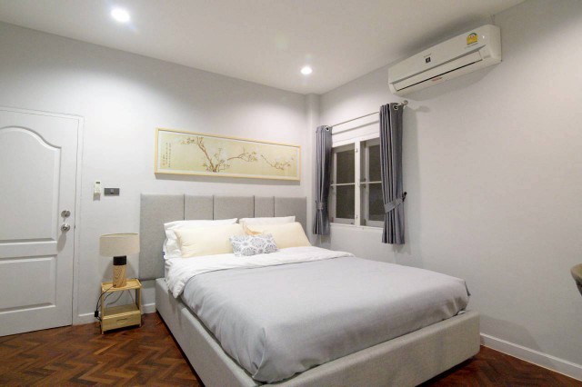 ประกาศฟรี! ซื้อ-ขาย-เช่า คอนโด บ้าน ทาวน์โฮม ที่ดิน และพื้นที่เชิงพาณิชย์ทั่วประเทศไทย ทุกทำเล ทุกงบประมาณ ไม่มีค่าใช้จ่าย ลงง่าย ขายไว เข้าถึงผู้ซื้อโดยตรง 5 277915pic4.jpg