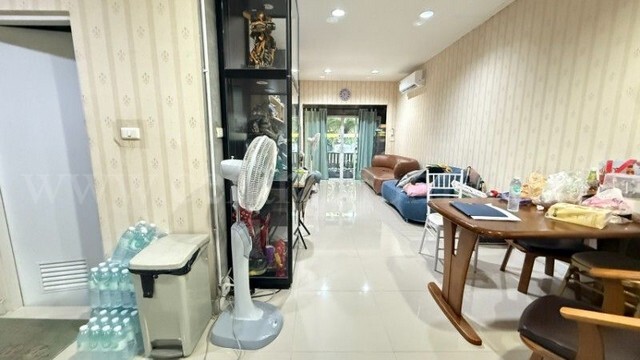 ประกาศฟรี! ซื้อ-ขาย-เช่า คอนโด บ้าน ทาวน์โฮม ที่ดิน และพื้นที่เชิงพาณิชย์ทั่วประเทศไทย ทุกทำเล ทุกงบประมาณ ไม่มีค่าใช้จ่าย ลงง่าย ขายไว เข้าถึงผู้ซื้อโดยตรง 5 295713pic4.jpg