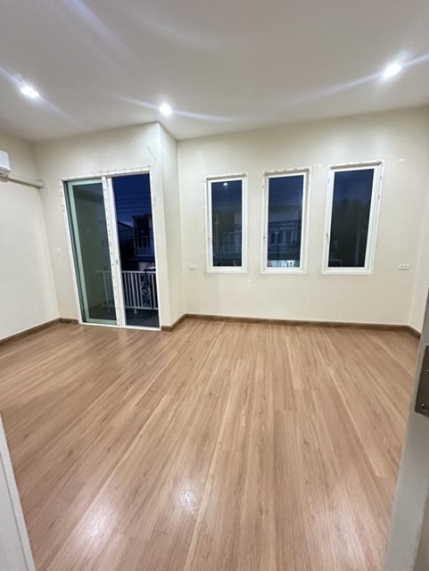 ประกาศฟรี! ซื้อ-ขาย-เช่า คอนโด บ้าน ทาวน์โฮม ที่ดิน และพื้นที่เชิงพาณิชย์ทั่วประเทศไทย ทุกทำเล ทุกงบประมาณ ไม่มีค่าใช้จ่าย ลงง่าย ขายไว เข้าถึงผู้ซื้อโดยตรง 4 17497pic3.jpg