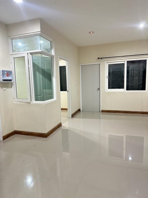 ประกาศฟรี! ซื้อ-ขาย-เช่า คอนโด บ้าน ทาวน์โฮม ที่ดิน และพื้นที่เชิงพาณิชย์ทั่วประเทศไทย ทุกทำเล ทุกงบประมาณ ไม่มีค่าใช้จ่าย ลงง่าย ขายไว เข้าถึงผู้ซื้อโดยตรง 5 17497pic4.jpg