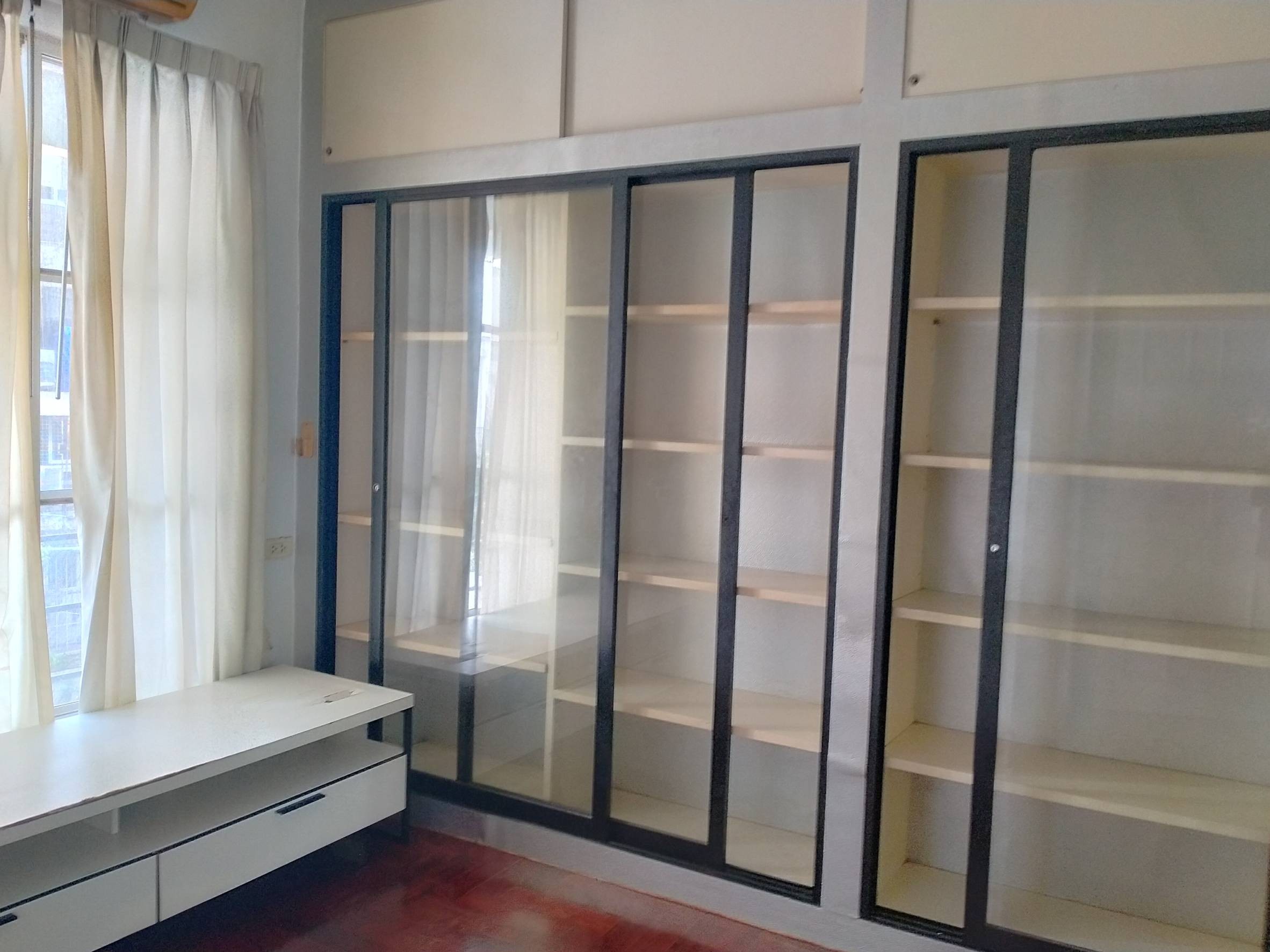 ประกาศฟรี! ซื้อ-ขาย-เช่า คอนโด บ้าน ทาวน์โฮม ที่ดิน และพื้นที่เชิงพาณิชย์ทั่วประเทศไทย ทุกทำเล ทุกงบประมาณ ไม่มีค่าใช้จ่าย ลงง่าย ขายไว เข้าถึงผู้ซื้อโดยตรง 7 52653.jpg