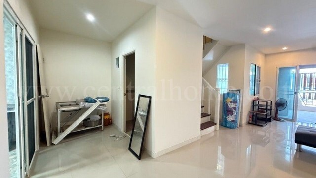 ประกาศฟรี! ซื้อ-ขาย-เช่า คอนโด บ้าน ทาวน์โฮม ที่ดิน และพื้นที่เชิงพาณิชย์ทั่วประเทศไทย ทุกทำเล ทุกงบประมาณ ไม่มีค่าใช้จ่าย ลงง่าย ขายไว เข้าถึงผู้ซื้อโดยตรง 4 295232pic3.jpg