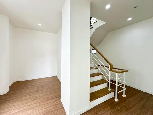 ประกาศฟรี! ซื้อ-ขาย-เช่า คอนโด บ้าน ทาวน์โฮม ที่ดิน และพื้นที่เชิงพาณิชย์ทั่วประเทศไทย ทุกทำเล ทุกงบประมาณ ไม่มีค่าใช้จ่าย ลงง่าย ขายไว เข้าถึงผู้ซื้อโดยตรง 5 17531pic4.jpg