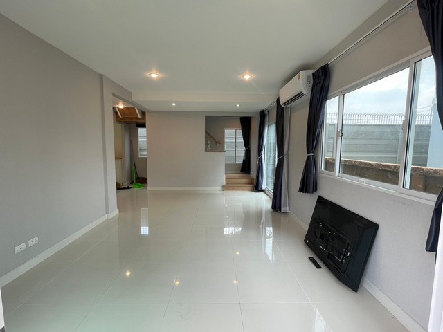 ประกาศฟรี! ซื้อ-ขาย-เช่า คอนโด บ้าน ทาวน์โฮม ที่ดิน และพื้นที่เชิงพาณิชย์ทั่วประเทศไทย ทุกทำเล ทุกงบประมาณ ไม่มีค่าใช้จ่าย ลงง่าย ขายไว เข้าถึงผู้ซื้อโดยตรง 4 20830pic3.jpg