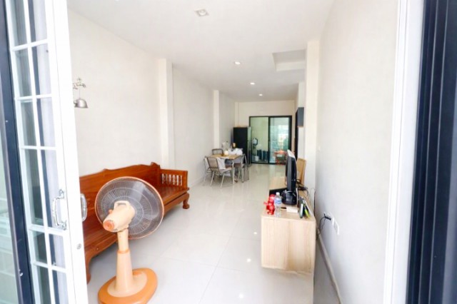 ประกาศฟรี! ซื้อ-ขาย-เช่า คอนโด บ้าน ทาวน์โฮม ที่ดิน และพื้นที่เชิงพาณิชย์ทั่วประเทศไทย ทุกทำเล ทุกงบประมาณ ไม่มีค่าใช้จ่าย ลงง่าย ขายไว เข้าถึงผู้ซื้อโดยตรง 4 327814pic3.jpg